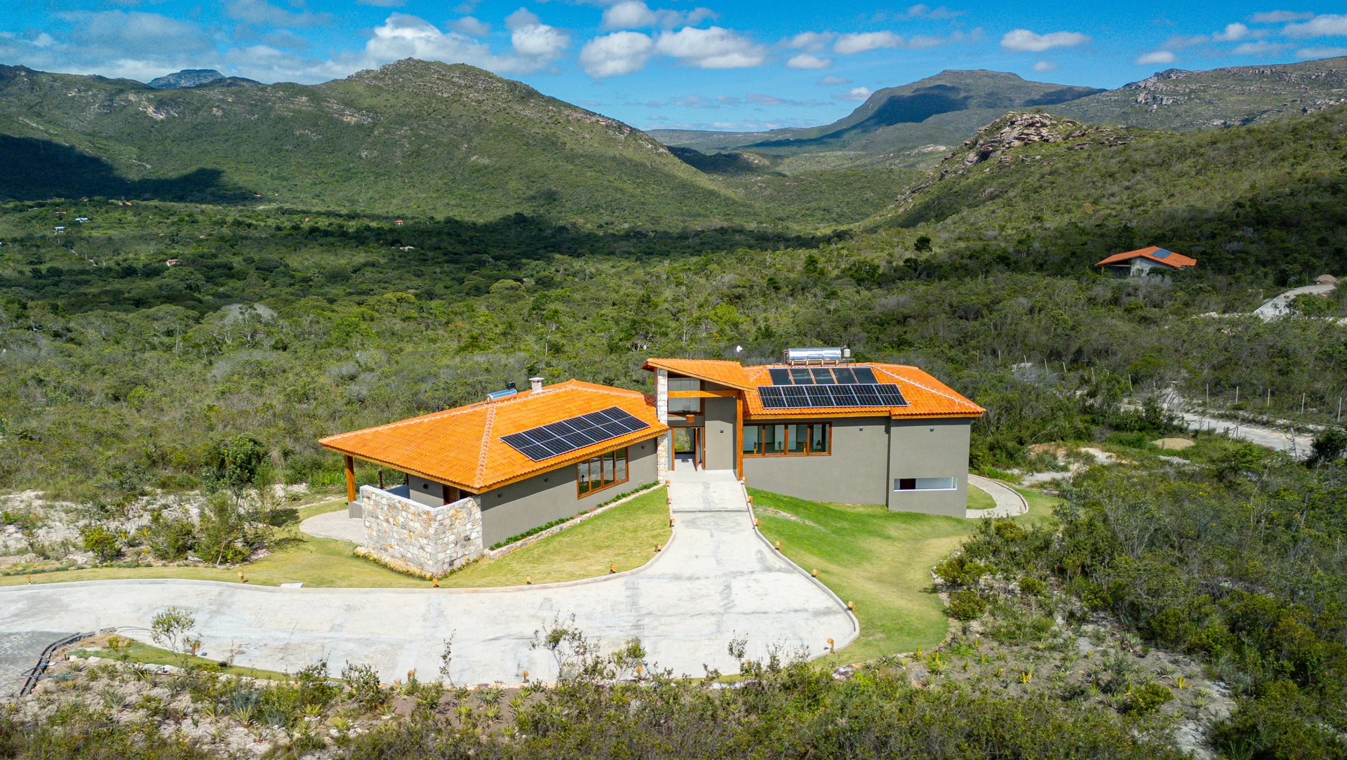 Casa em meio às montanhas do Vale do Capão