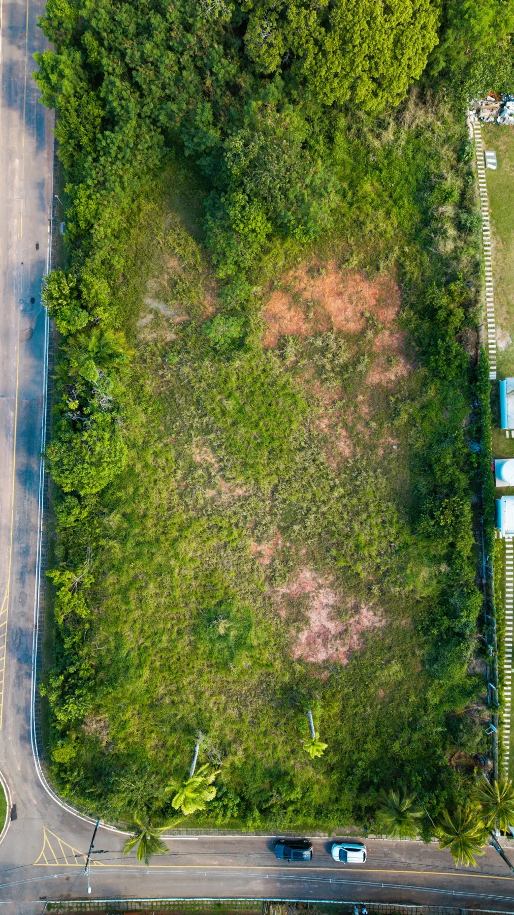 Terreno de esquina · Encontro das Águas